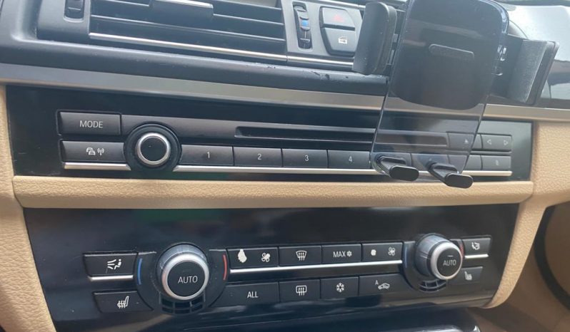 BMW 520 D 2012 full