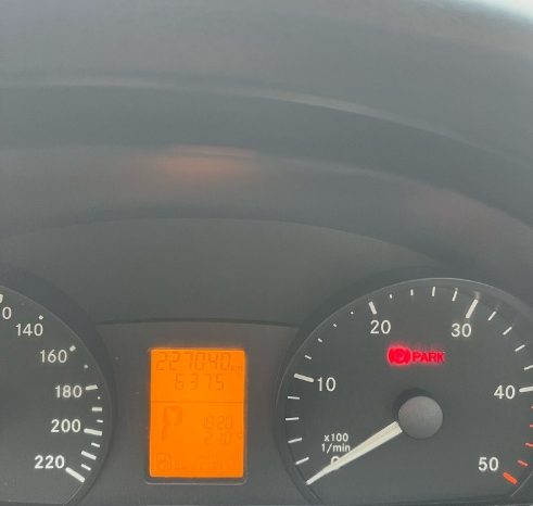 Mercedes-Benz_Vıto_2011 full
