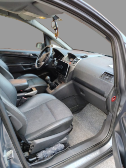 Opel_Zafira_2006 full