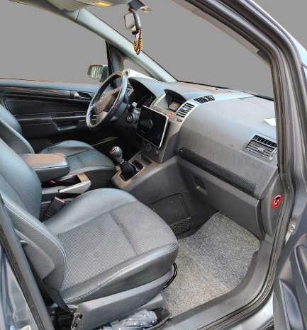 Opel_Zafira_2006 full